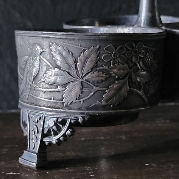 Antique Meriden Quadruple Plate #332 Condiment Bottle Holder Bird & Fruit Design - Picture 2 of 15